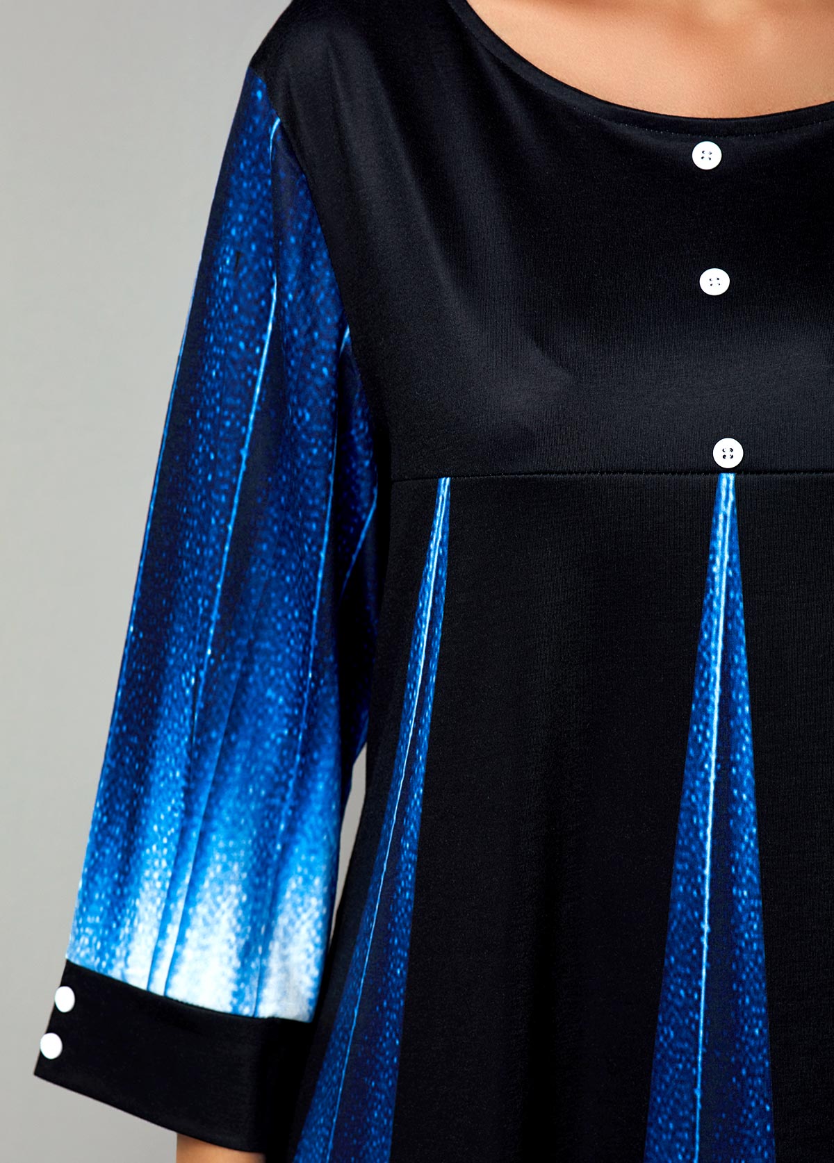 Gradient Button Detail Round Neck Printed T Shirt