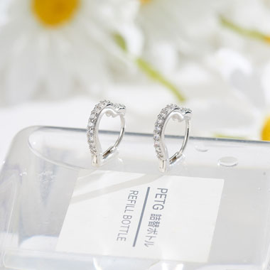 Rhinestone Detail Silver Heart Design Earrings