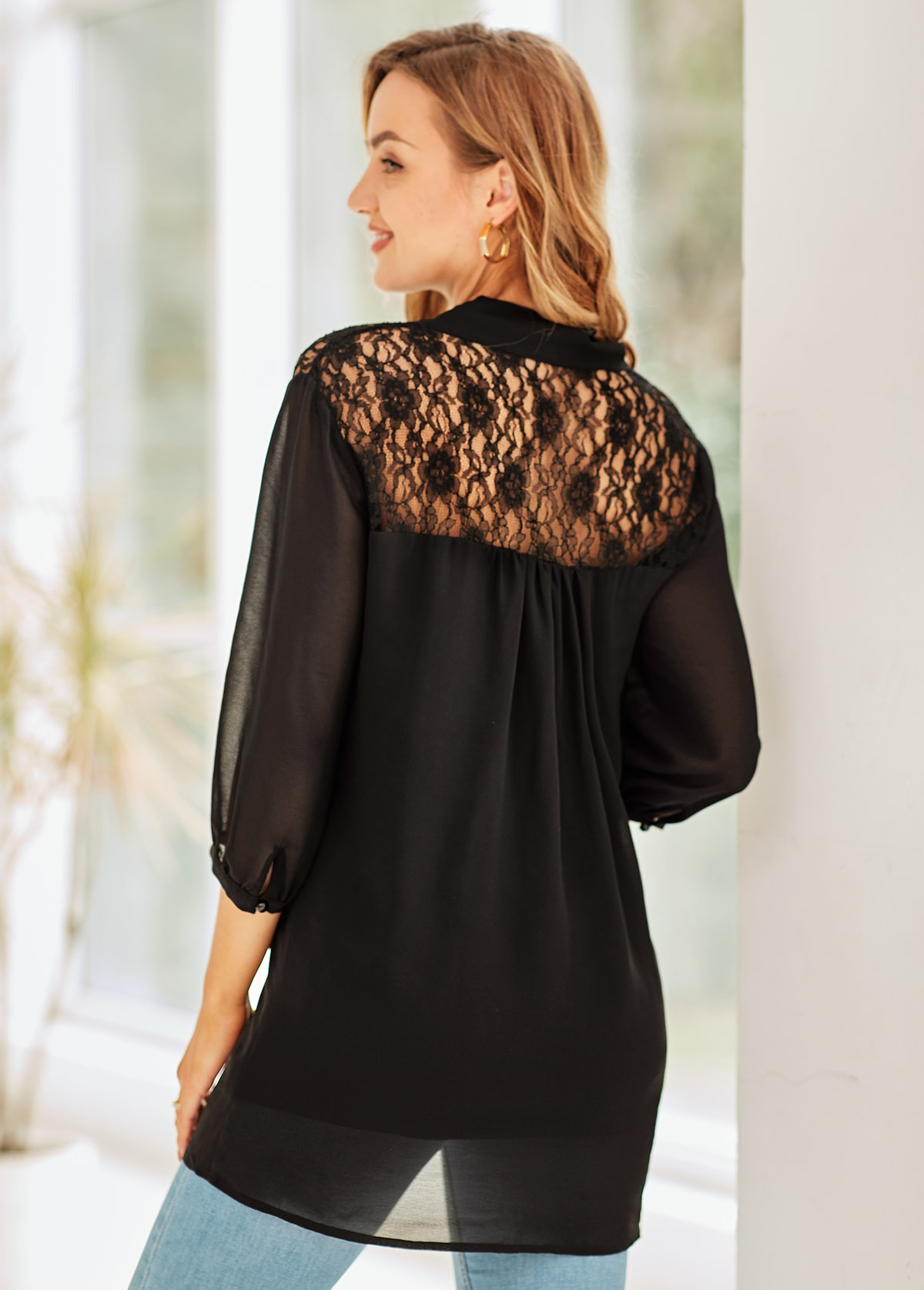 3/4 Sleeve Tie Neck Lace Stitching Blouse
