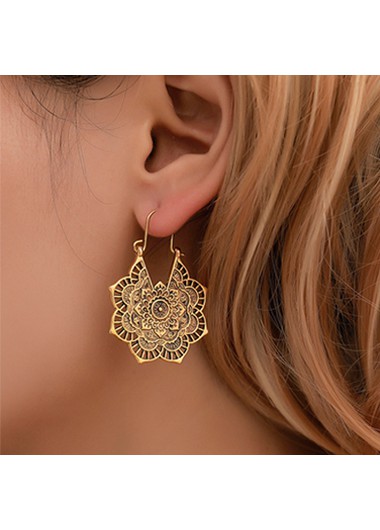 Rosewe Chic Metal Detail Hollow Out Flower Design Earrings - One Size
