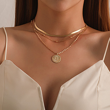 Metal Detail Layered Cirsular Design Necklace
