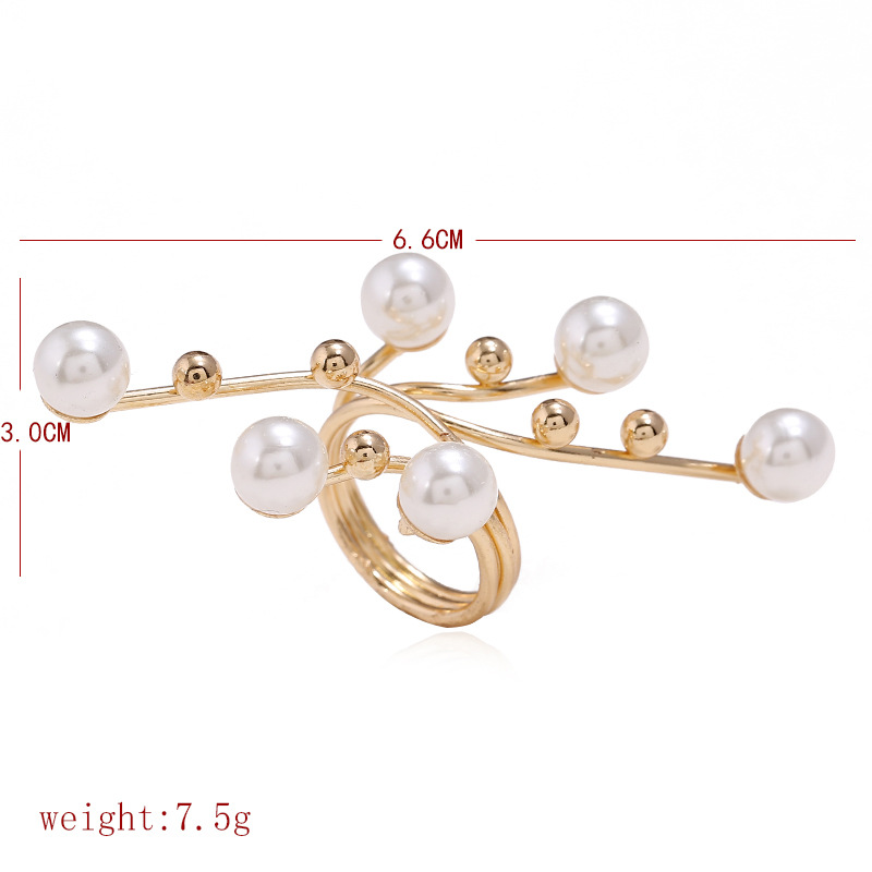Metal Detail Pearl Design Gold Ring