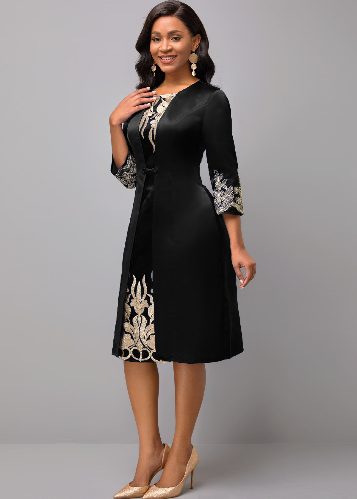 3/4 Sleeve Black Round Neck Embroidered Dress
