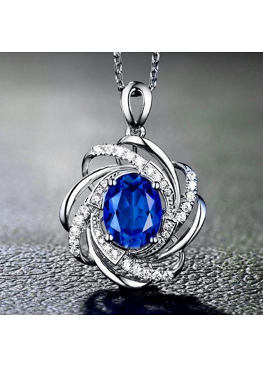 Rosewe Fashion Rhinestone Design Metal Detail Silver Necklace - One Size