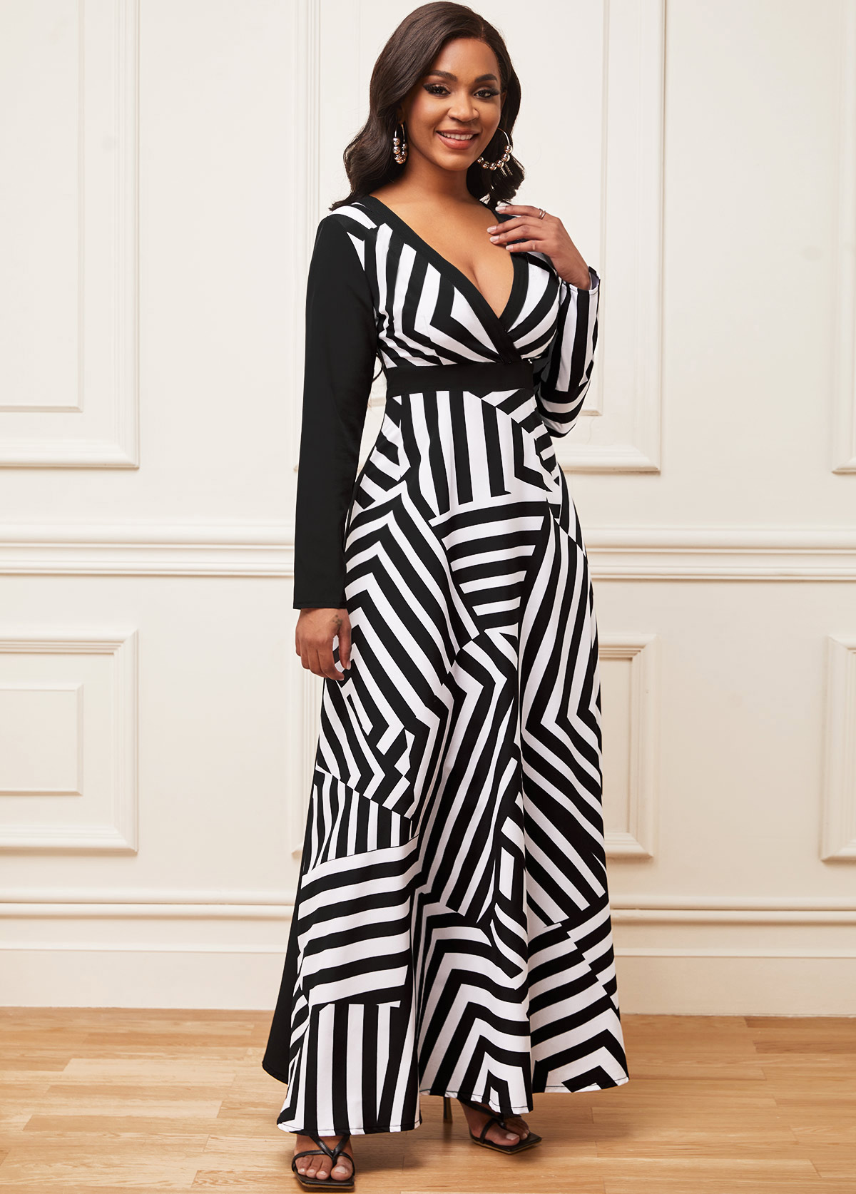 Geometric Print Long Sleeve Black Maxi Dress