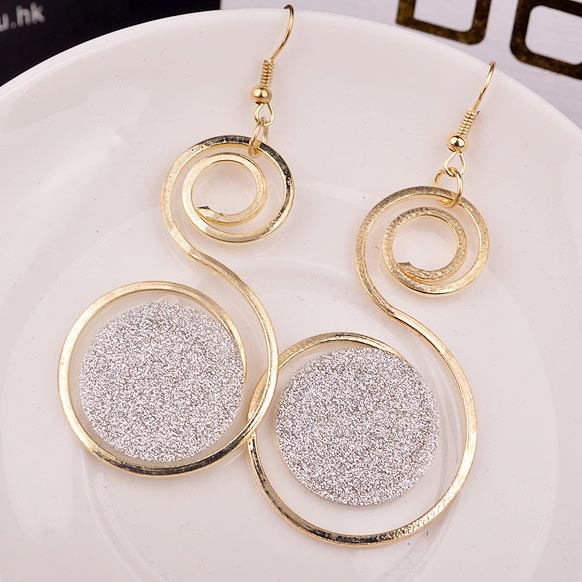 Metal Detail Geometric Design Gold Earrings