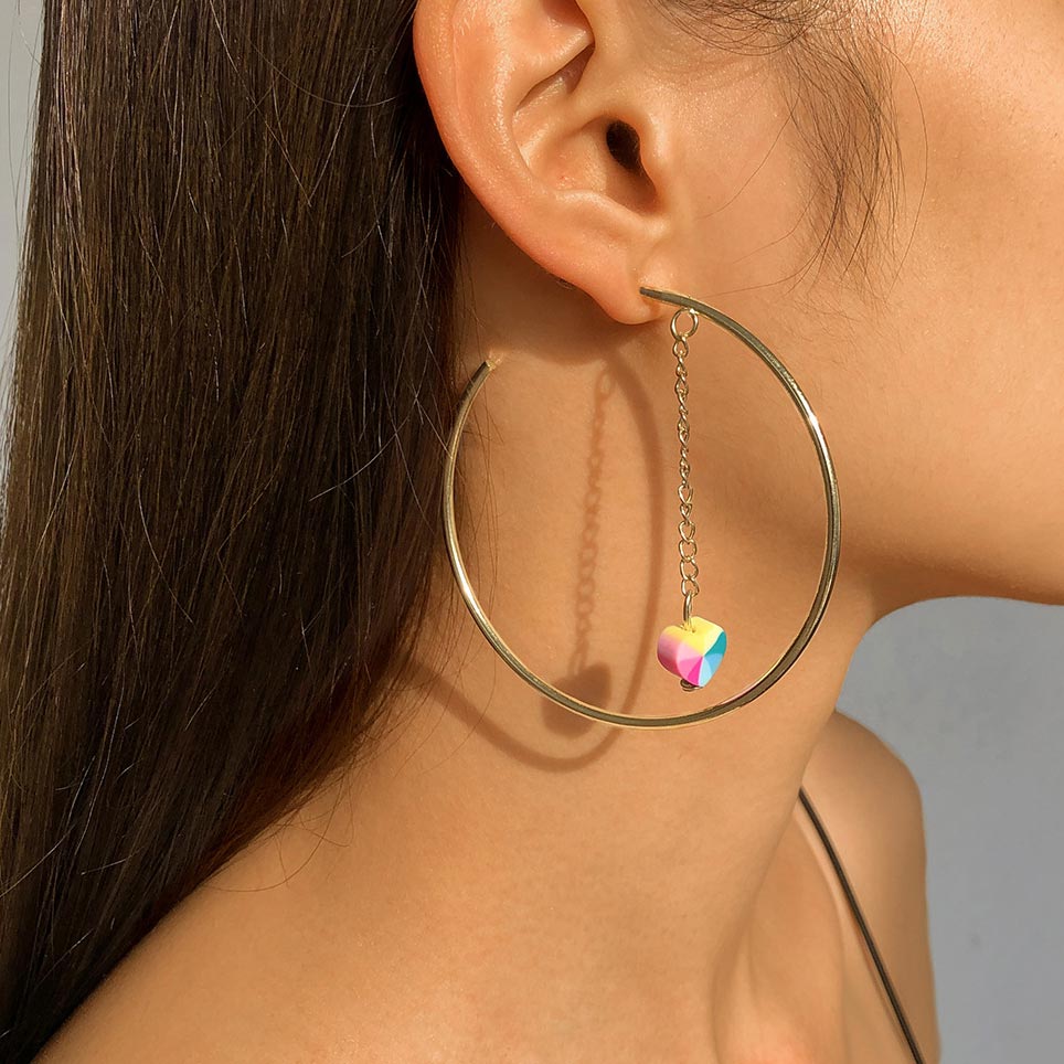 Metal Detail Heart Design Gold Earrings
