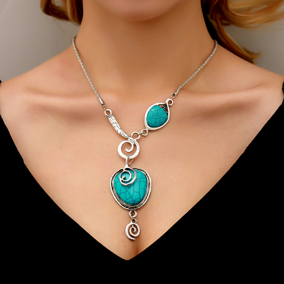 Metal Detail Retro Design Turquoise Necklace
