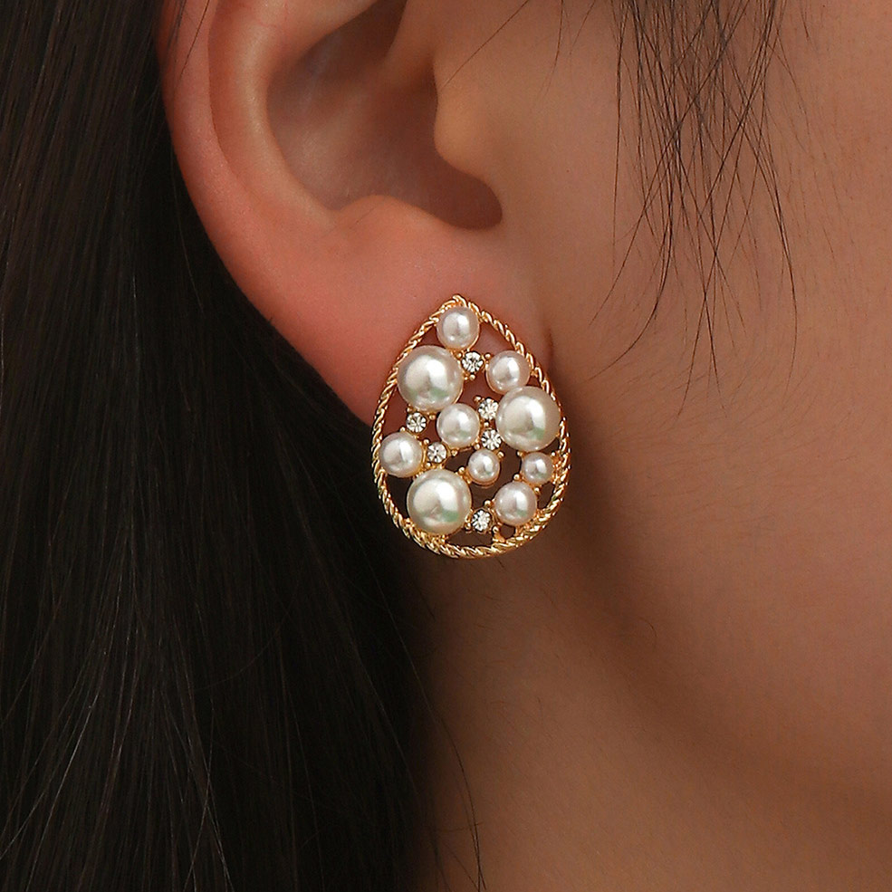 Pearl Design Waterdrop Detail Gold Earrings