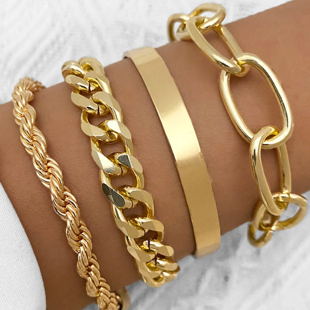 Metal Detail Chain Design Gold Bracelet Set
