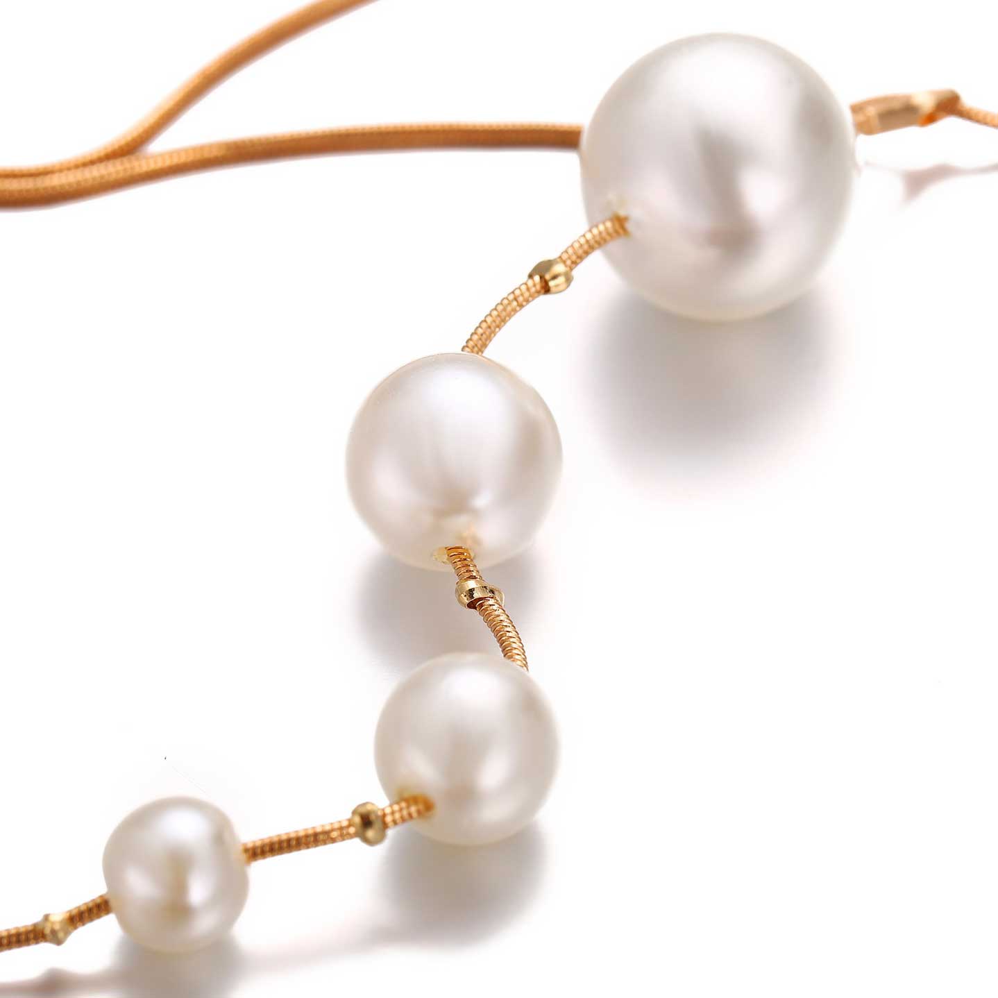 Metal Detail Gold Pearl Design Necklace