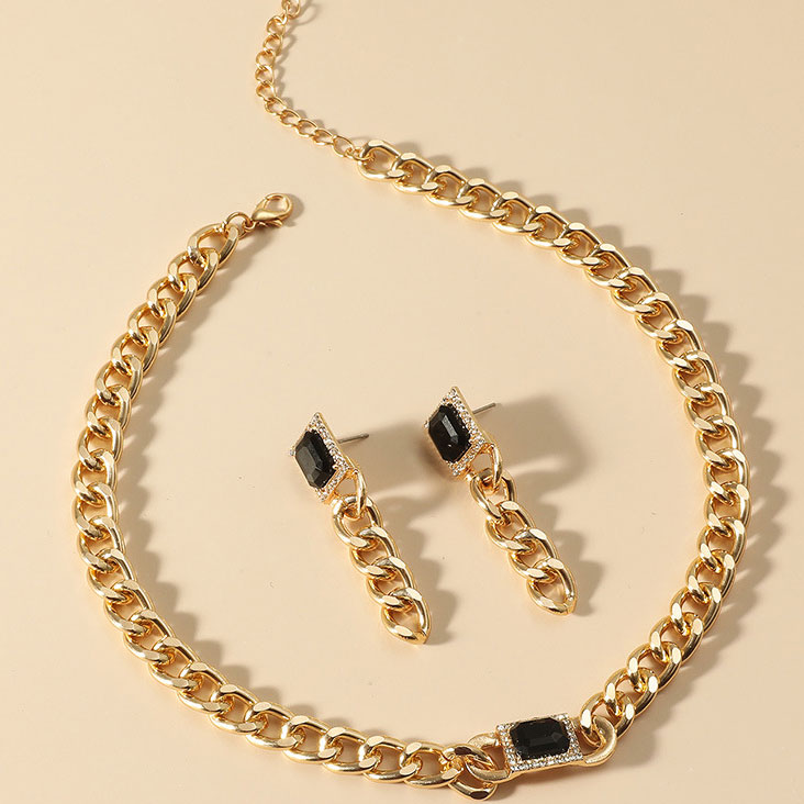 Gold Chain Design Metal Detail Necklace Set