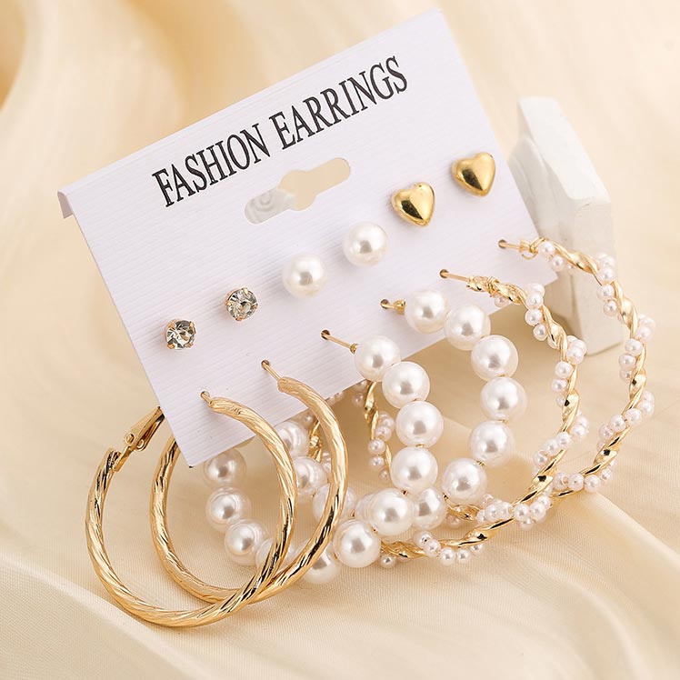 Round Pearl Design Gold Earring Set