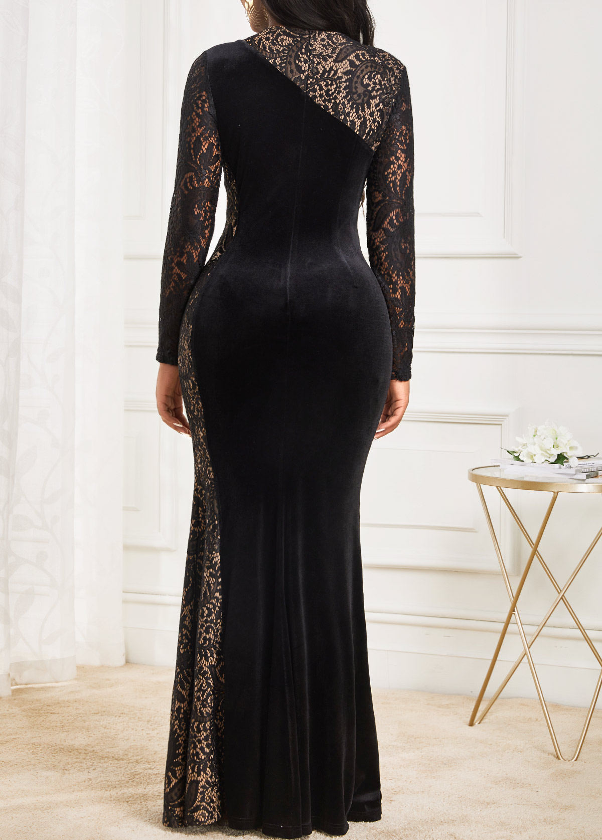 Black Round Neck Lace Bodycon Dress