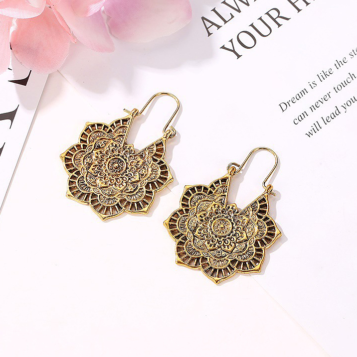 1 Pair Bohemian Gold Floral Design Earrings