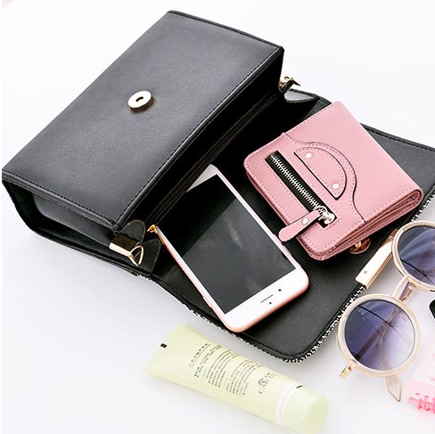 Houndstooth Print Magnetic Black Shoulder Bag