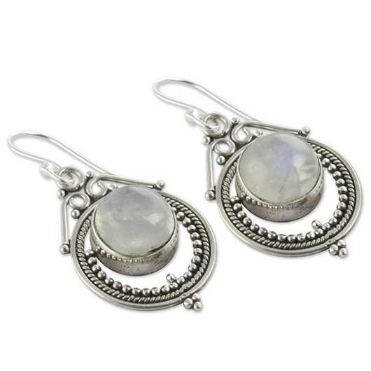 Round Detail Metal Silvery White Earrings