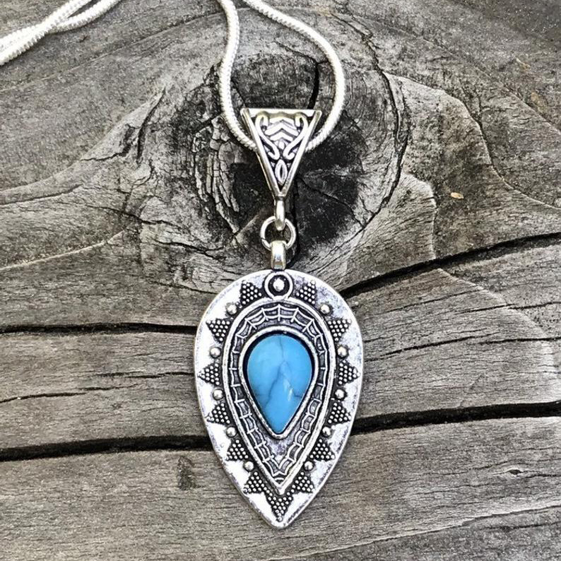 Silver Teardrop Shaped Metal Detail Necklace