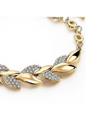 Gold Round Alloy Leaf Design Bracelet