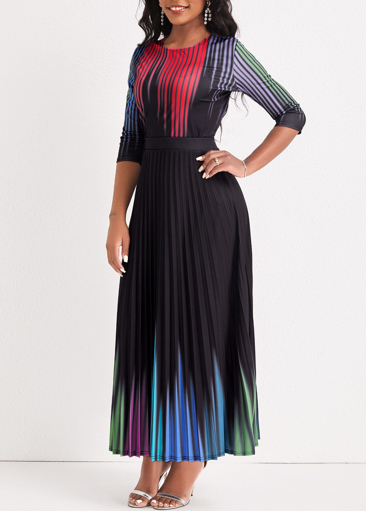Round Neck Ombre Pleated Black Maxi Dress