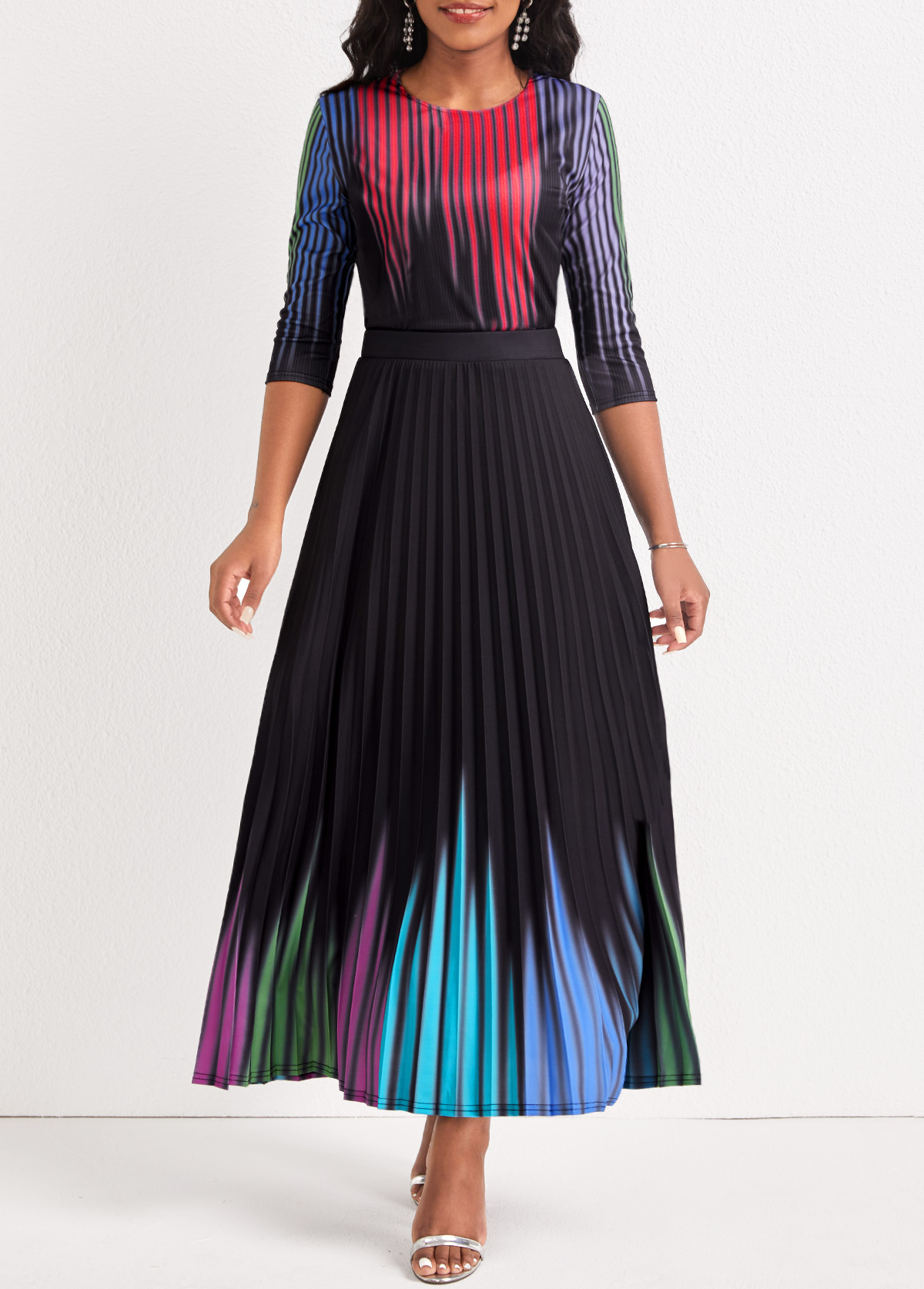 Round Neck Ombre Pleated Black Maxi Dress