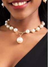 Silvery White Pearl Round Earings and Necklace