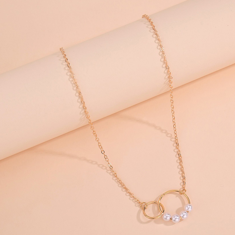 Pearl Design Metal Detail Golden Round Necklace