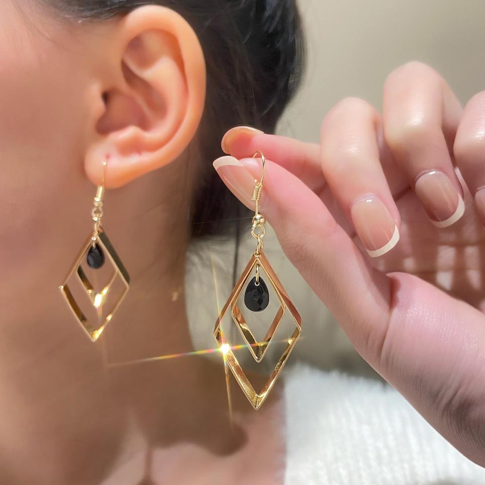Geometric Pattern Alloy Detail Gold Earrings