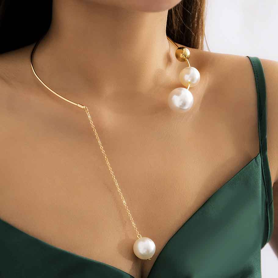 Pearl Design Gold Metal Detail Necklace