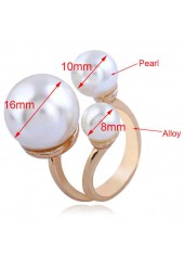 Alloy Detail Pearl Design Gold Ring