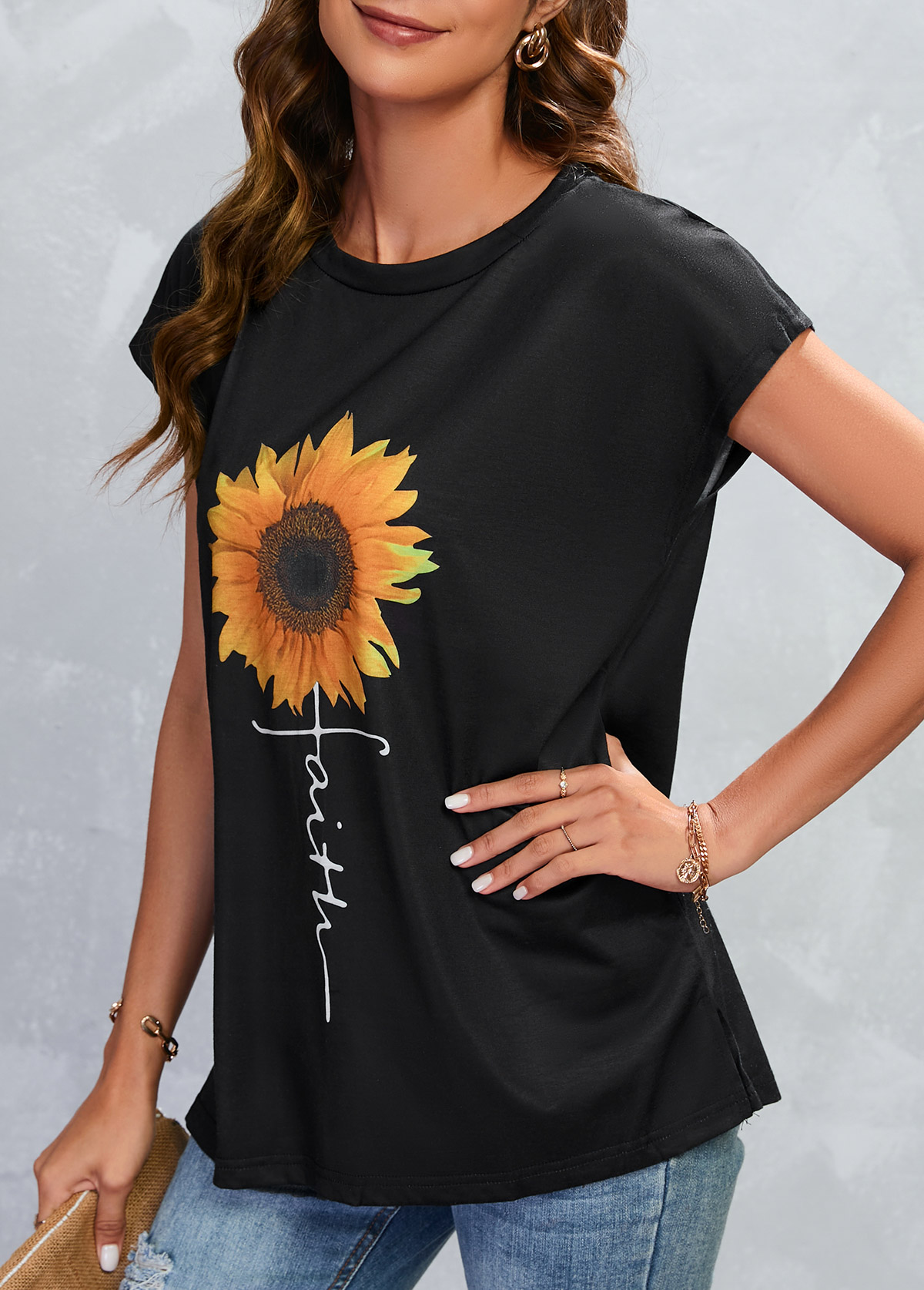 Sunflower Print Lightweigh Black Round Neck T Shirt