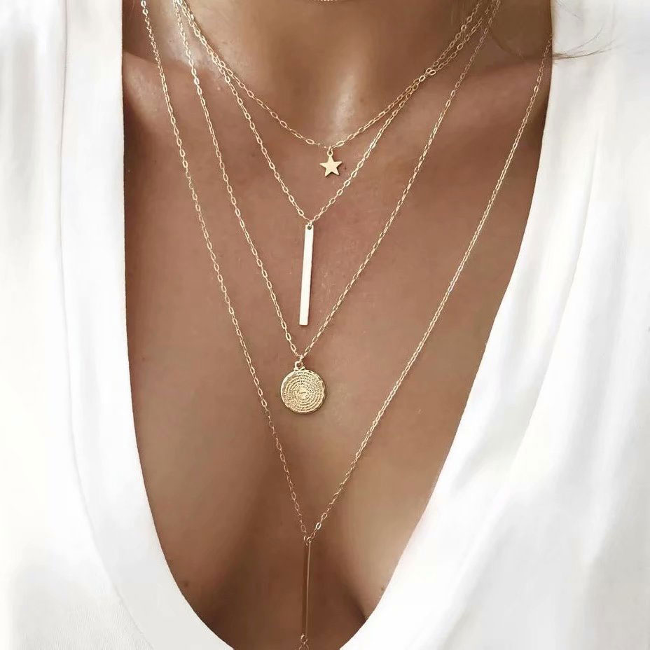 Golden Geometric Pattern Alloy Detail Round Necklace