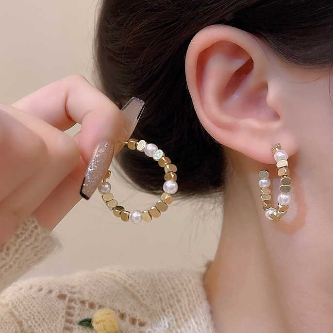 Gold Geometric Pattern Pearl Detail Round Earrings