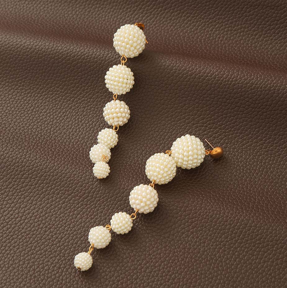 Ball Shape Raw White Pearl Deisgn Earrings