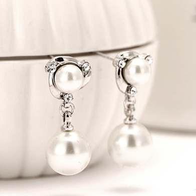 Pearl Detail Silver Round Geometric Pattern Earrings