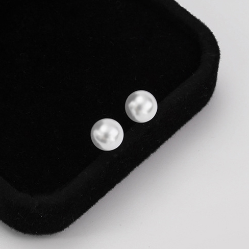 Pearl Detail White Round Geometric Pattern Earrings