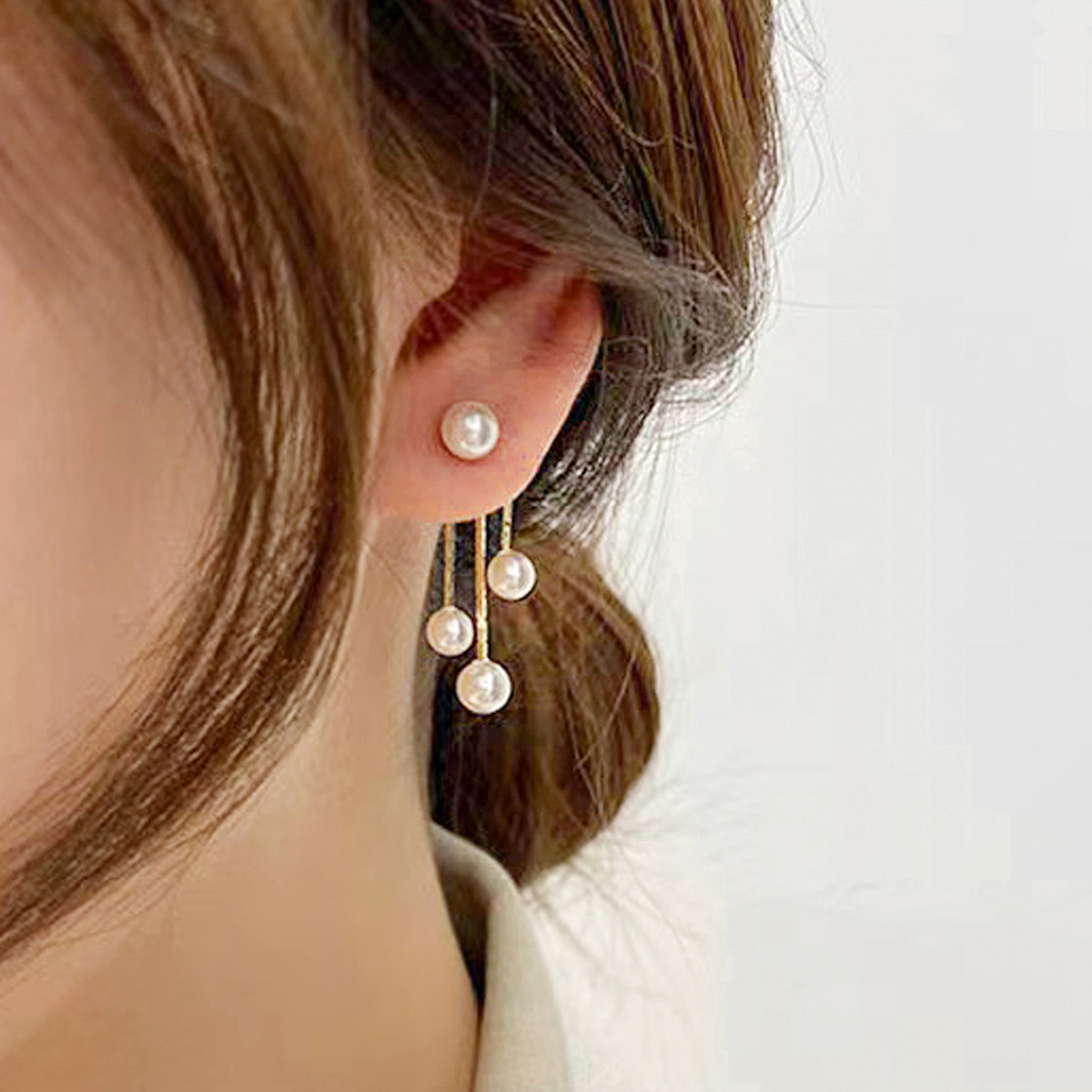 Pearl Detail Geometric Pattern White Earrings