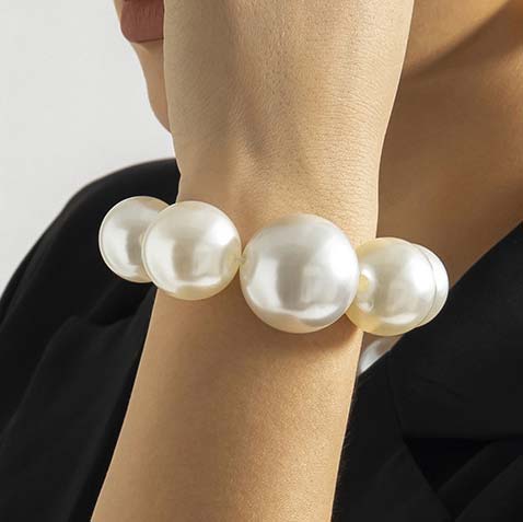 Pearl Detail White Asymmetric Design Bracelet