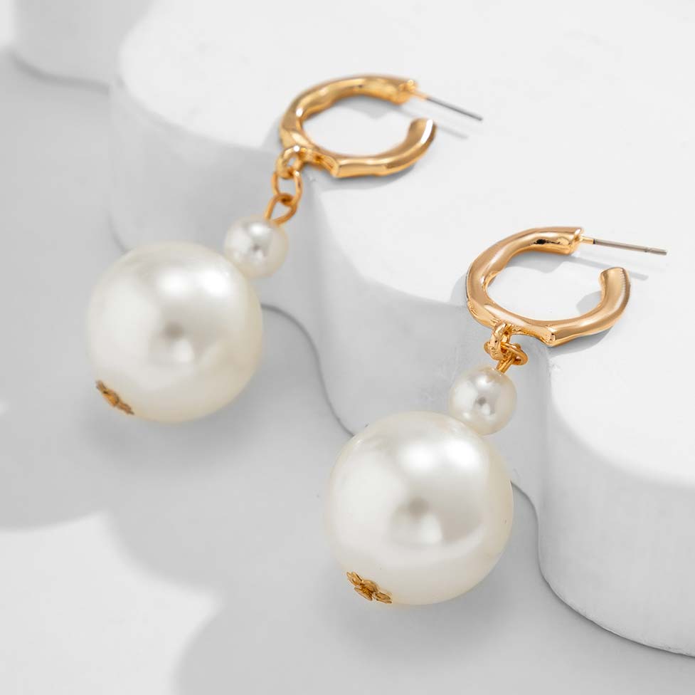 Pearl Design White Metal Ring Detail Earrings