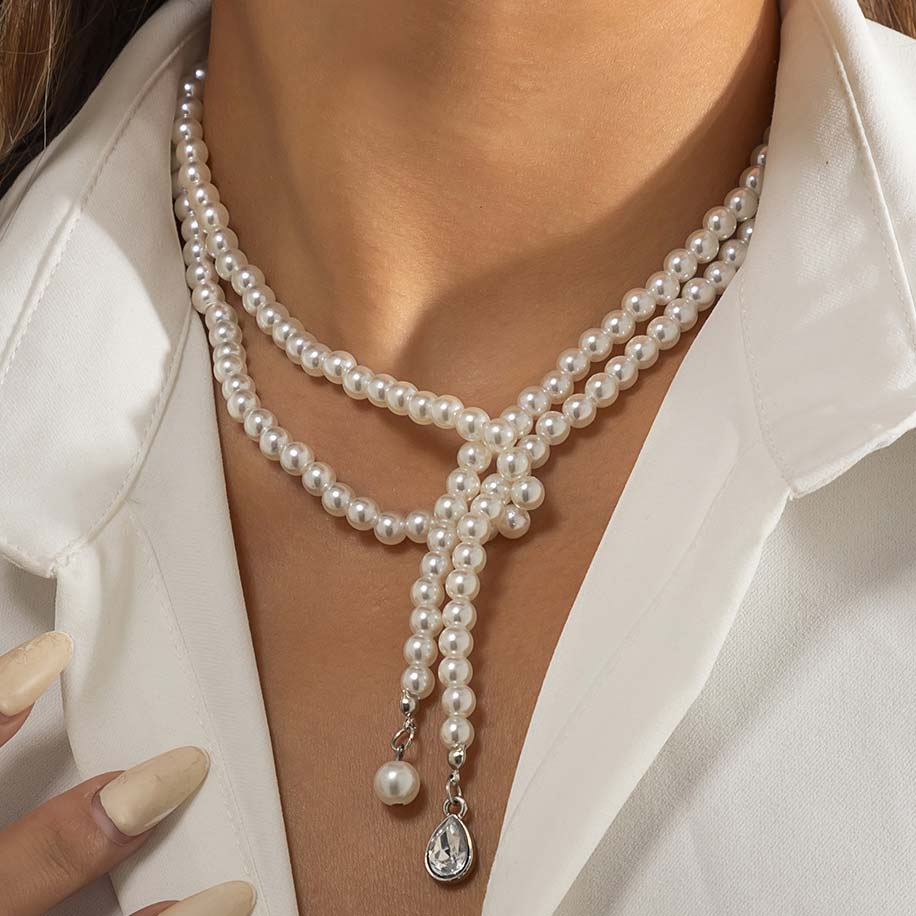 Pearl Detail White Geometric Pattern Necklace