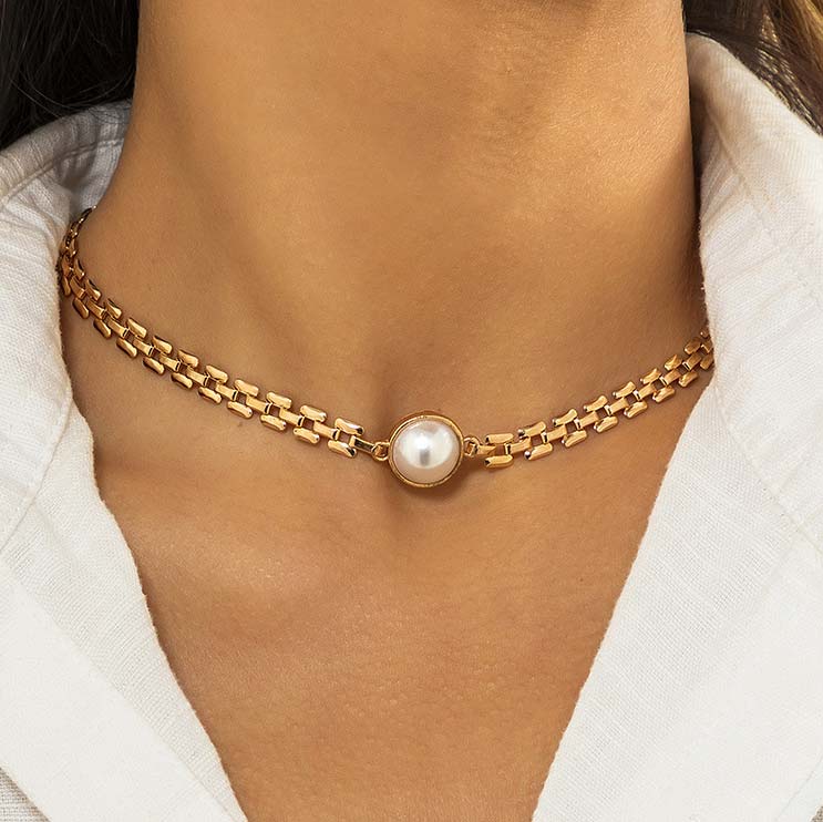 Alloy Retro Pearl Design Gold Necklace