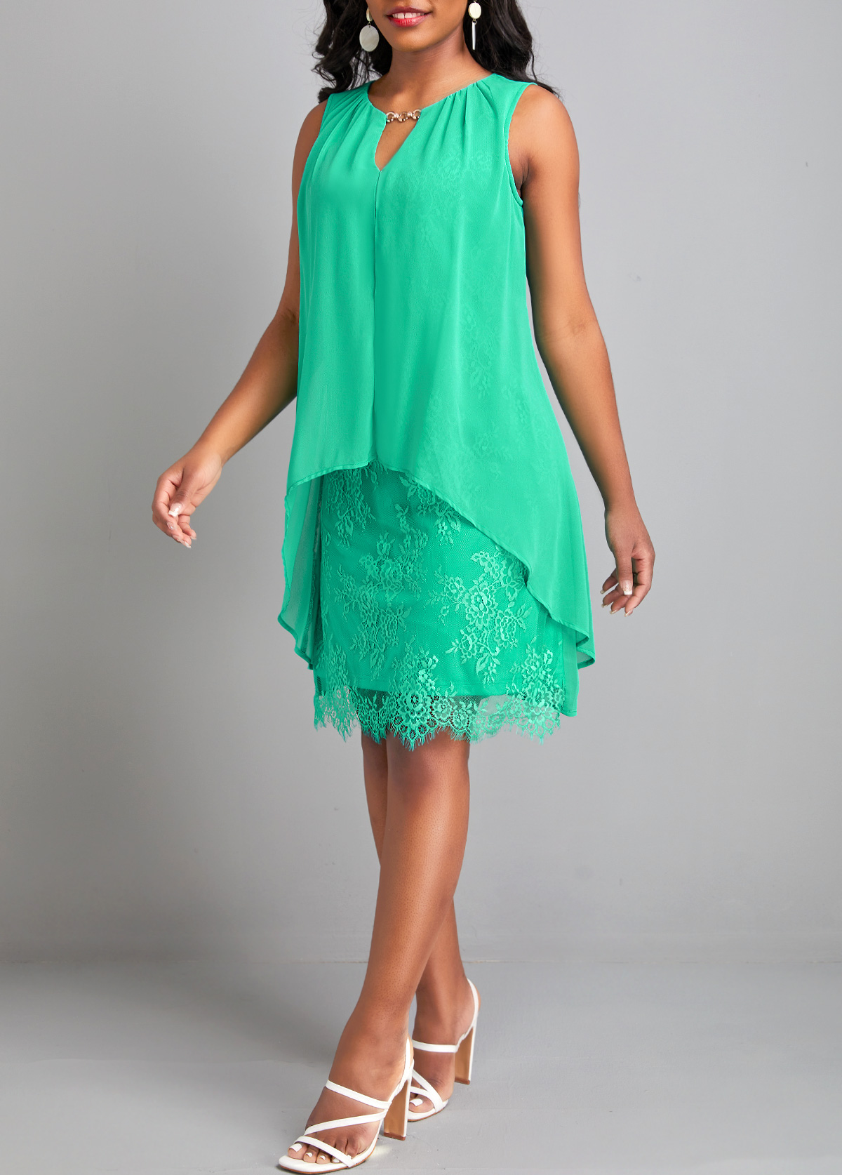 Green H Shape Round Neck Sleeveless Lace Dress