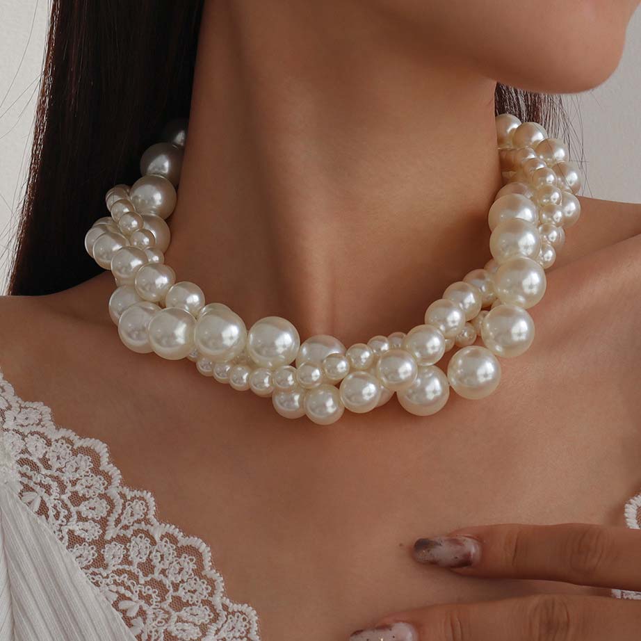Round Pearl White Twist Design Necklace
