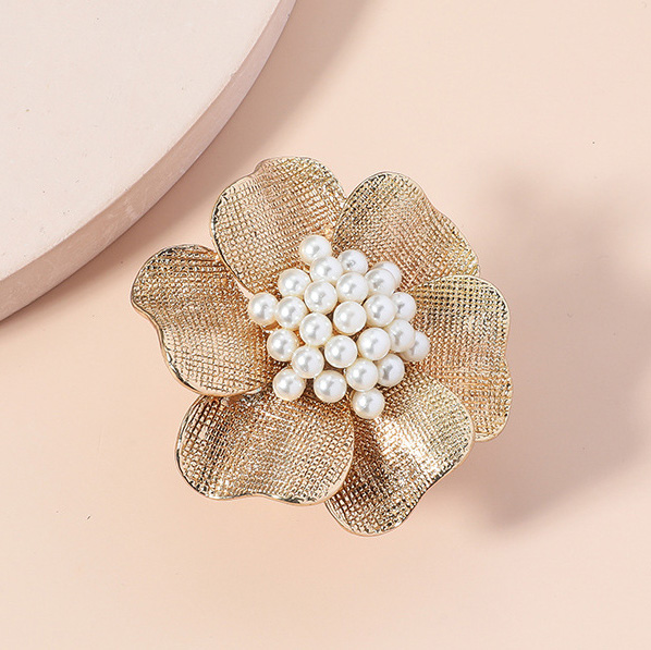 Floral Detail Champagne Pearl Design Ring