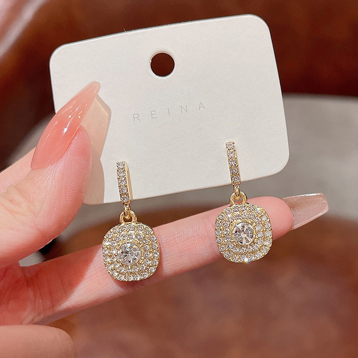 Shinning Circular Gold Rhinestone Design Earrings