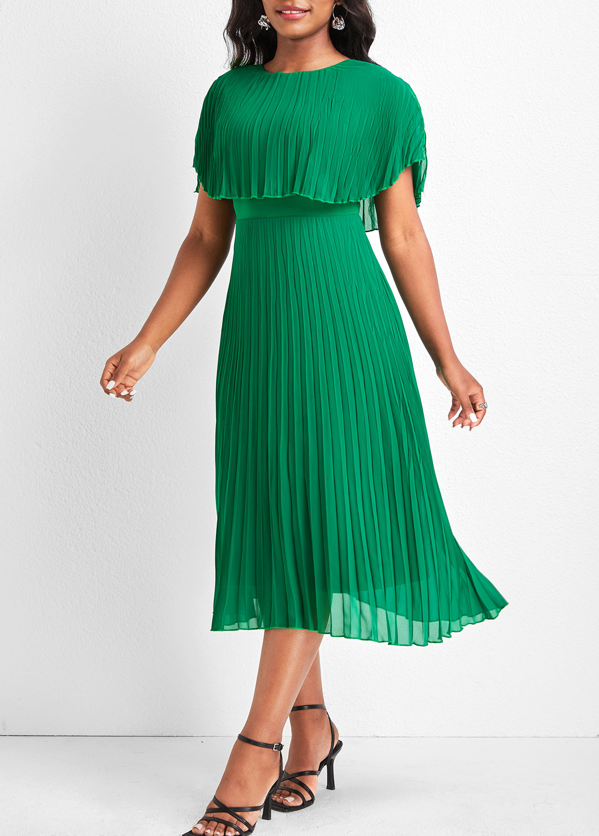 Short Sleeve Pleated Green Round Neck Dress