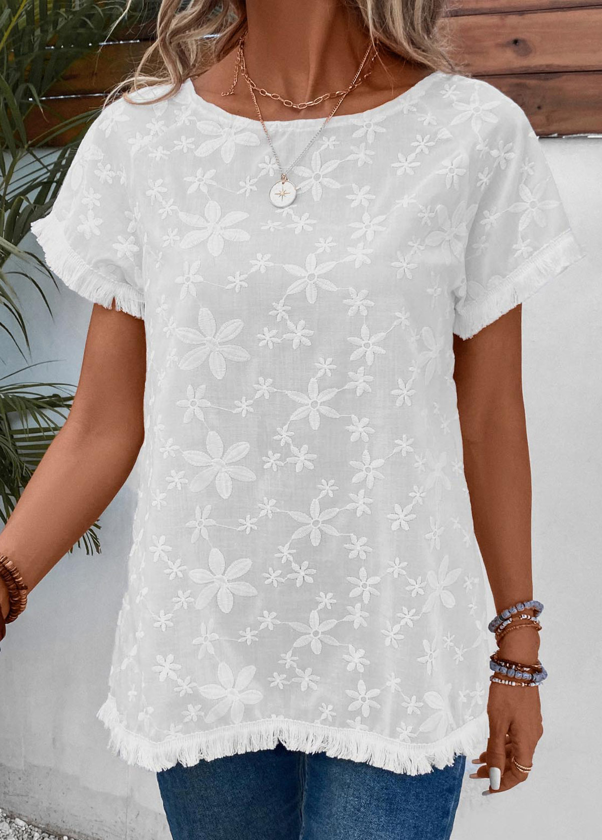 White Boat Neck Short Sleeve Embroidery T Shirt