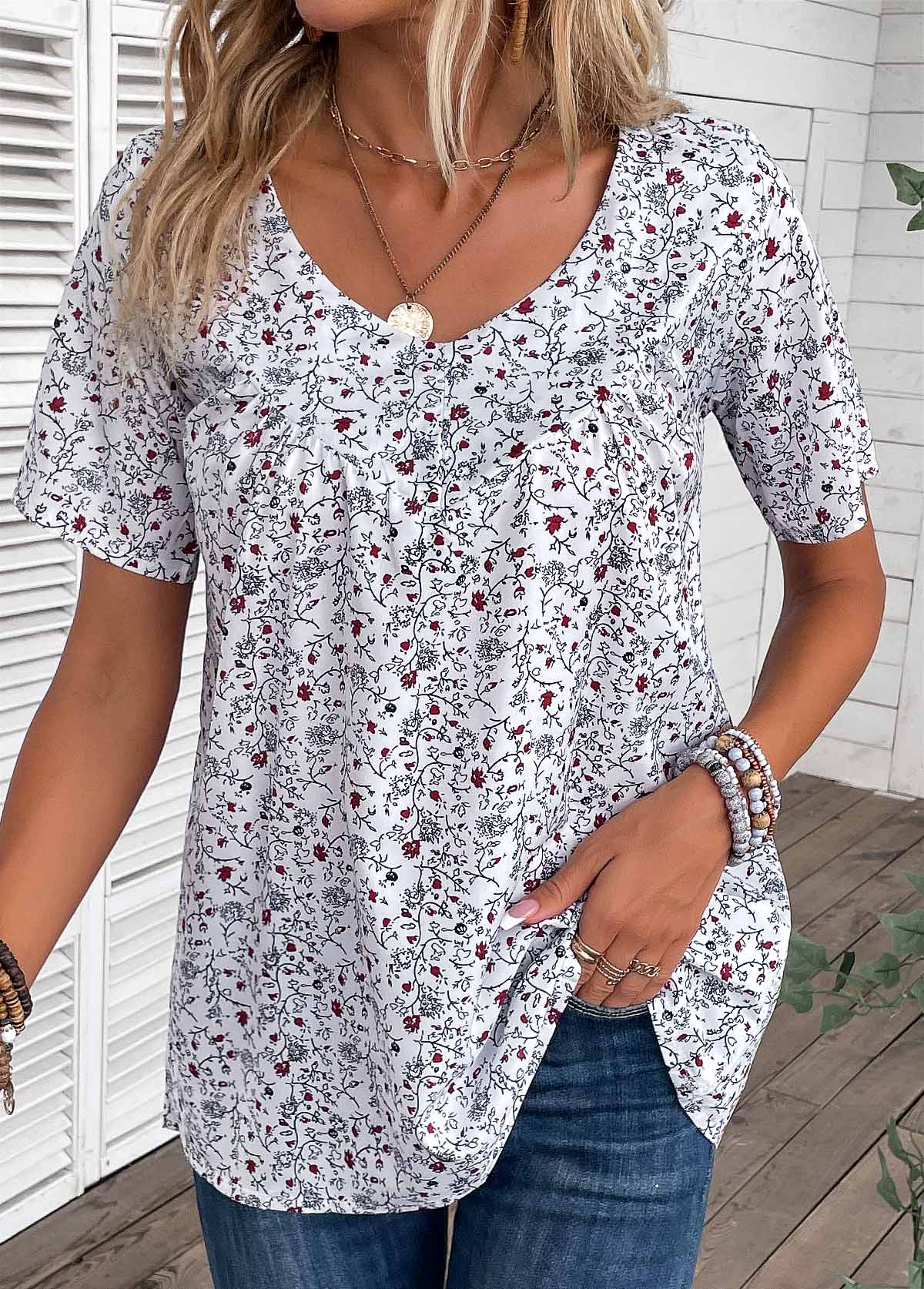 Ditsy Floral Print Ruched Bleaching White T Shirt