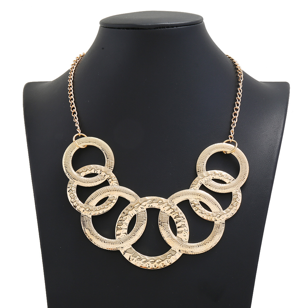 Metal Detail Gold Ring Design Necklace