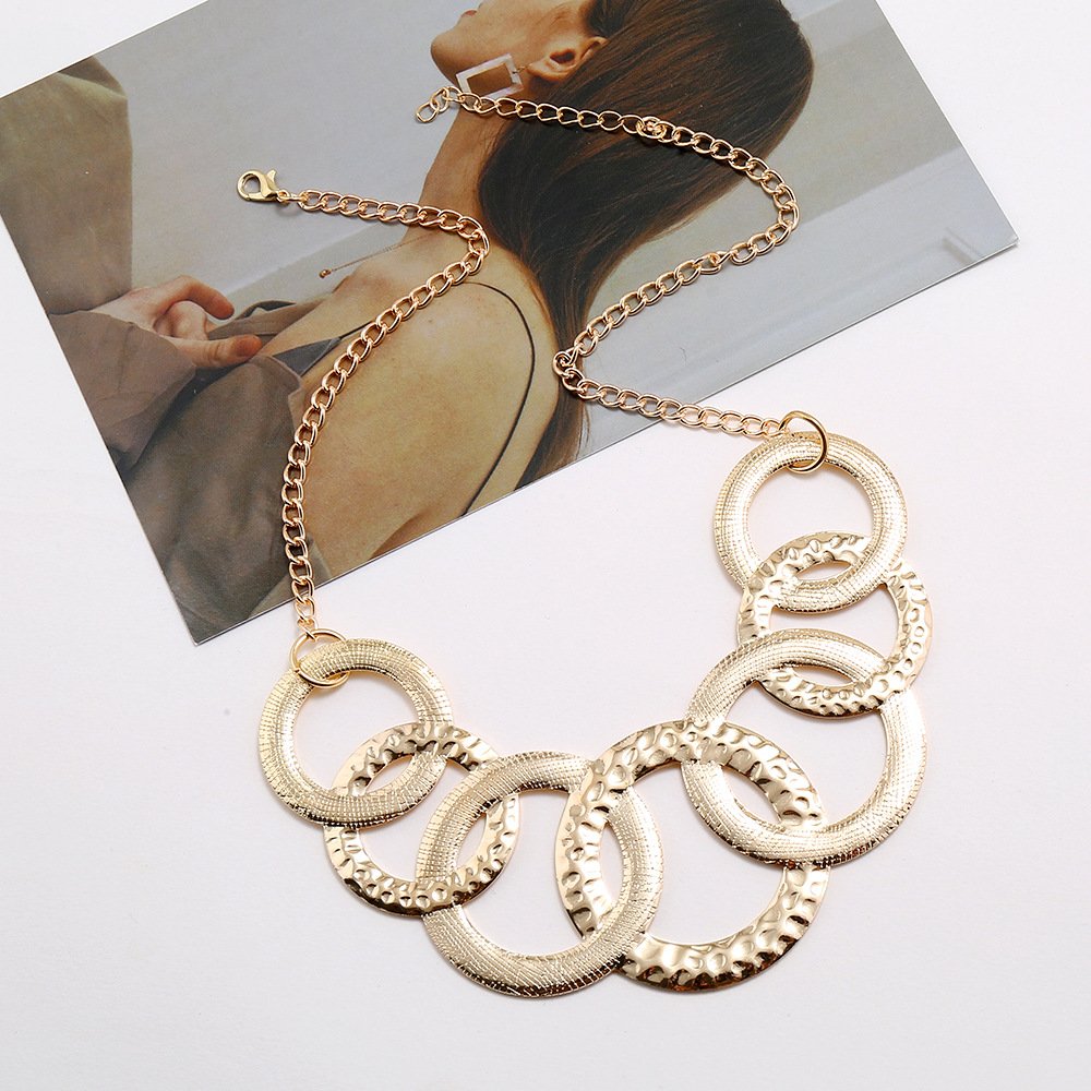 Metal Detail Gold Ring Design Necklace